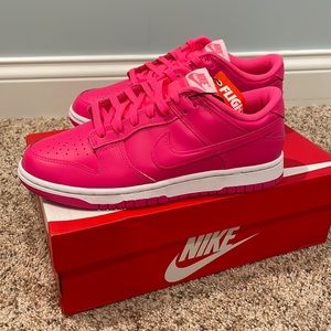 NWT women's Nike dunk low shoes